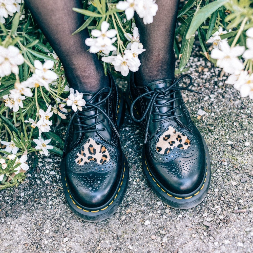 RARE! Dr. Martens Black and Leopard wingtip Oxford Shoes - Picture 2 of 9